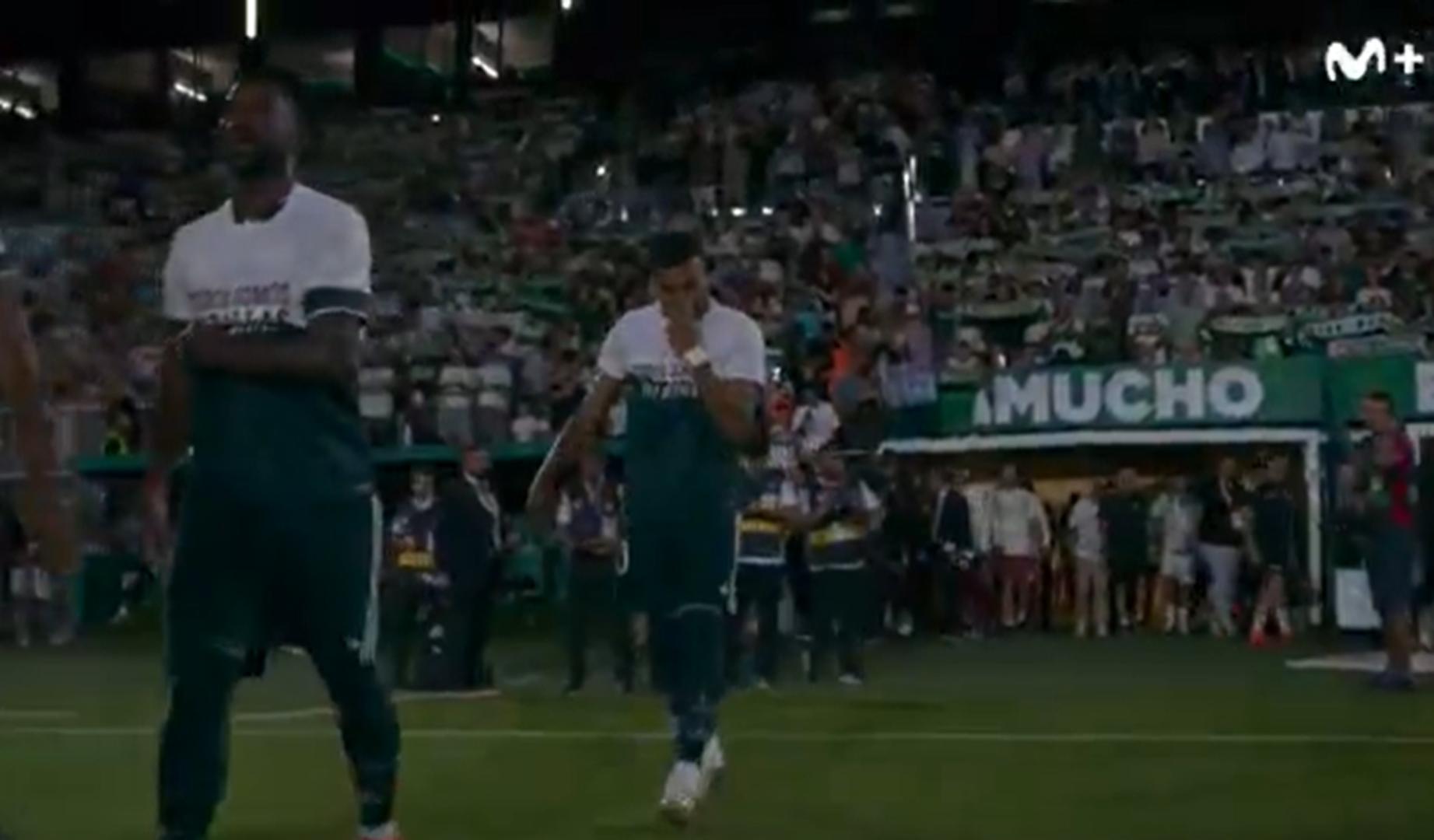 Vinicius, Mbappé y Konaté esconden el mensaje de apoyo a Ceuta en el Elche-Real Madrid