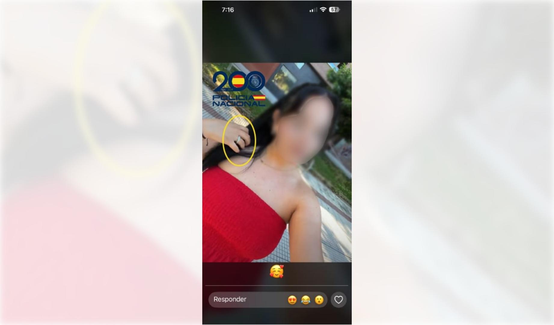La Brigada Provincial de Policía Judicial de Navarra identificó las joyas sustraídas en varias fotos publicadas en el perfil de WhatsApp de la detenida