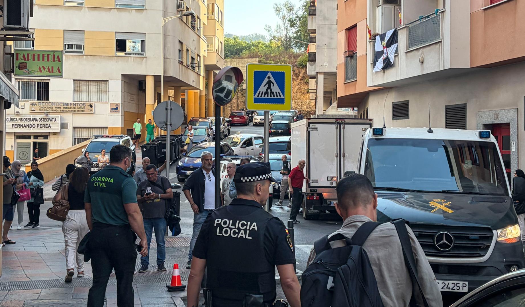 La Guardia Civil de Ceuta ha desmantelado este miércoles una 'casa patera' en cuyo interior había 24 migrantes de los que entraron ilegalmente en la ciudad a finales de julio