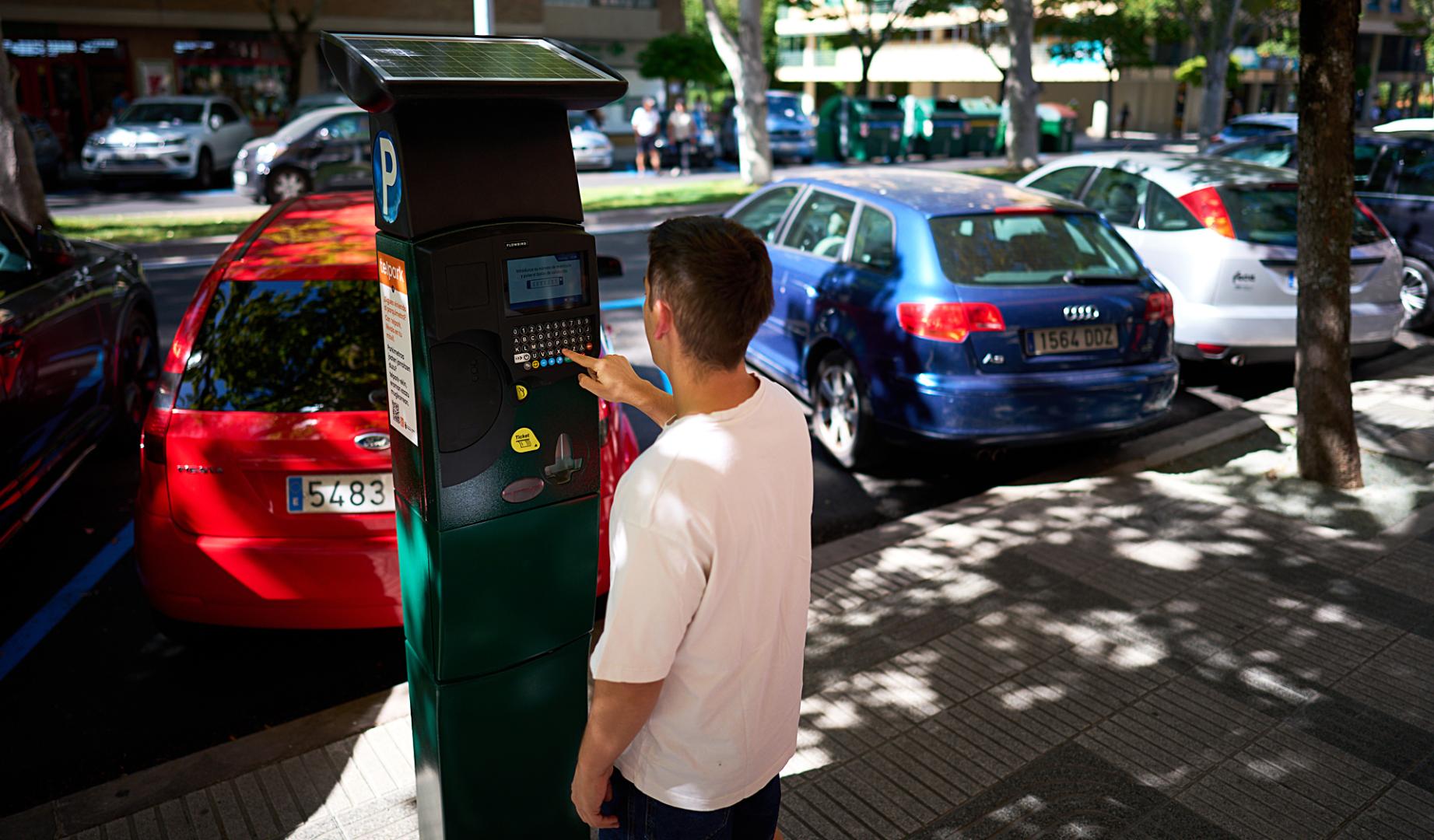 Nuevos parquímetros alfanuméricos operativos en Iturrama
