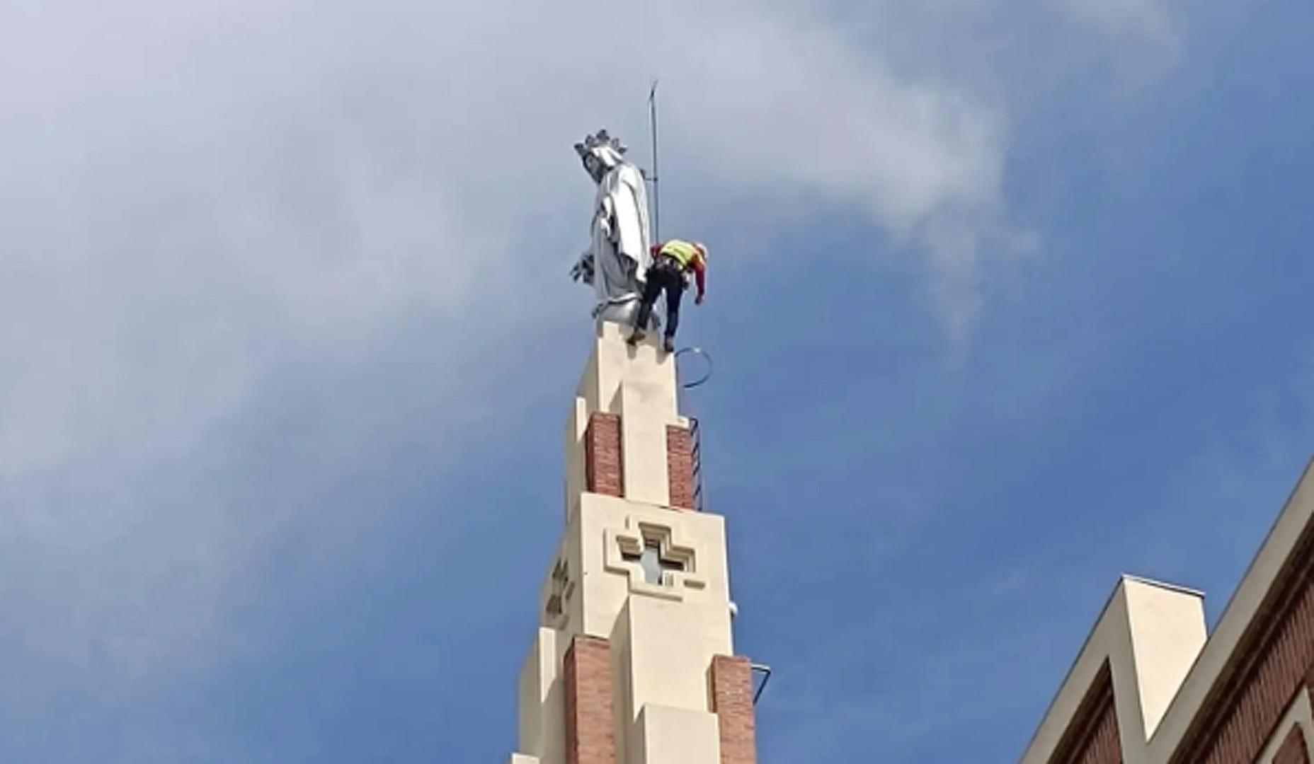 Momento de la retirada de la mano