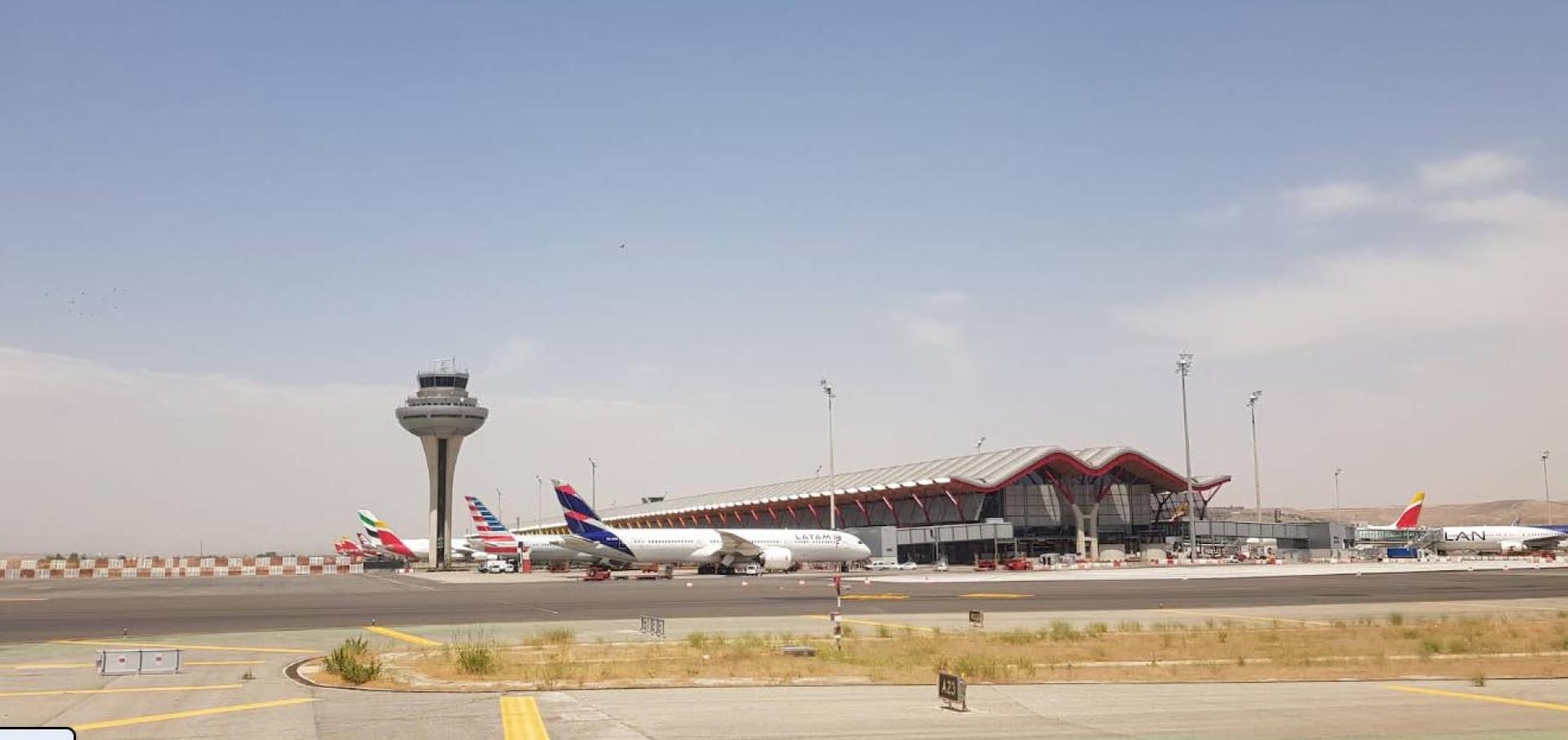 Pistas y terminales del aeropuerto de Zaragoza