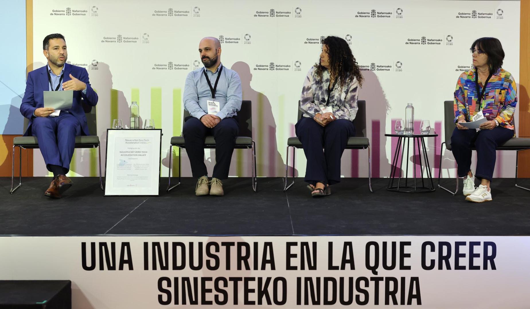 En la foto, de izquierda a derecha Alessandro Polito, subdirector de la unidad I.3 Net Zero Industries de la dirección general de mercado de la Comisión Europea; Marcos Escudero, subdirector adjunto de la secretaría de Estrategia y Ecosistemas Industriales del Ministerio de Industria; Montse Guerrero, subdirectora de sostenibilidad y economía circular de Sodena y Delia Sola, directora del servicio de apoyo en iniciativas europeas