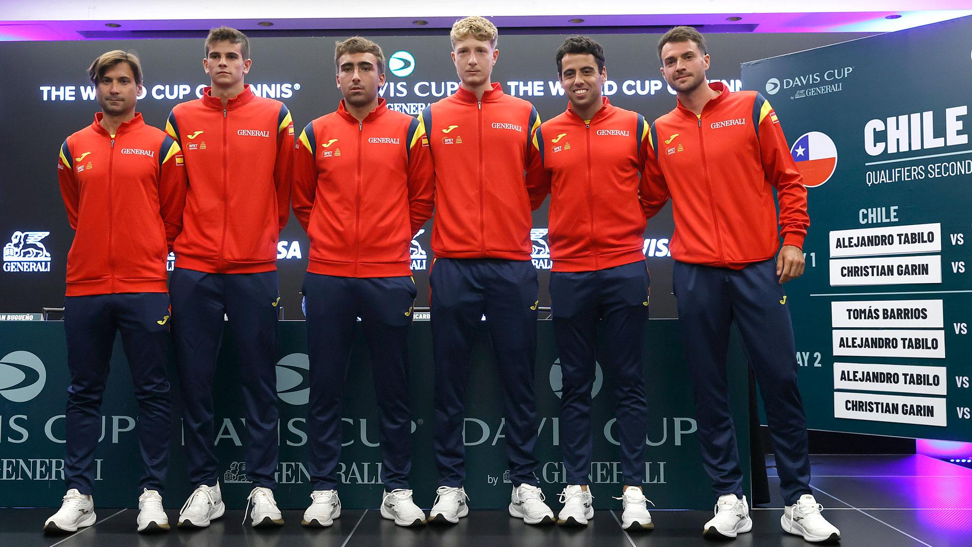 De izquierda a derecha los integrantes del equipo de España de Copa Davis, David Ferrer, Rafael Jódar, Daniel Mérida, Martín Landaluce, Jaume Munar y Pedro Martínez