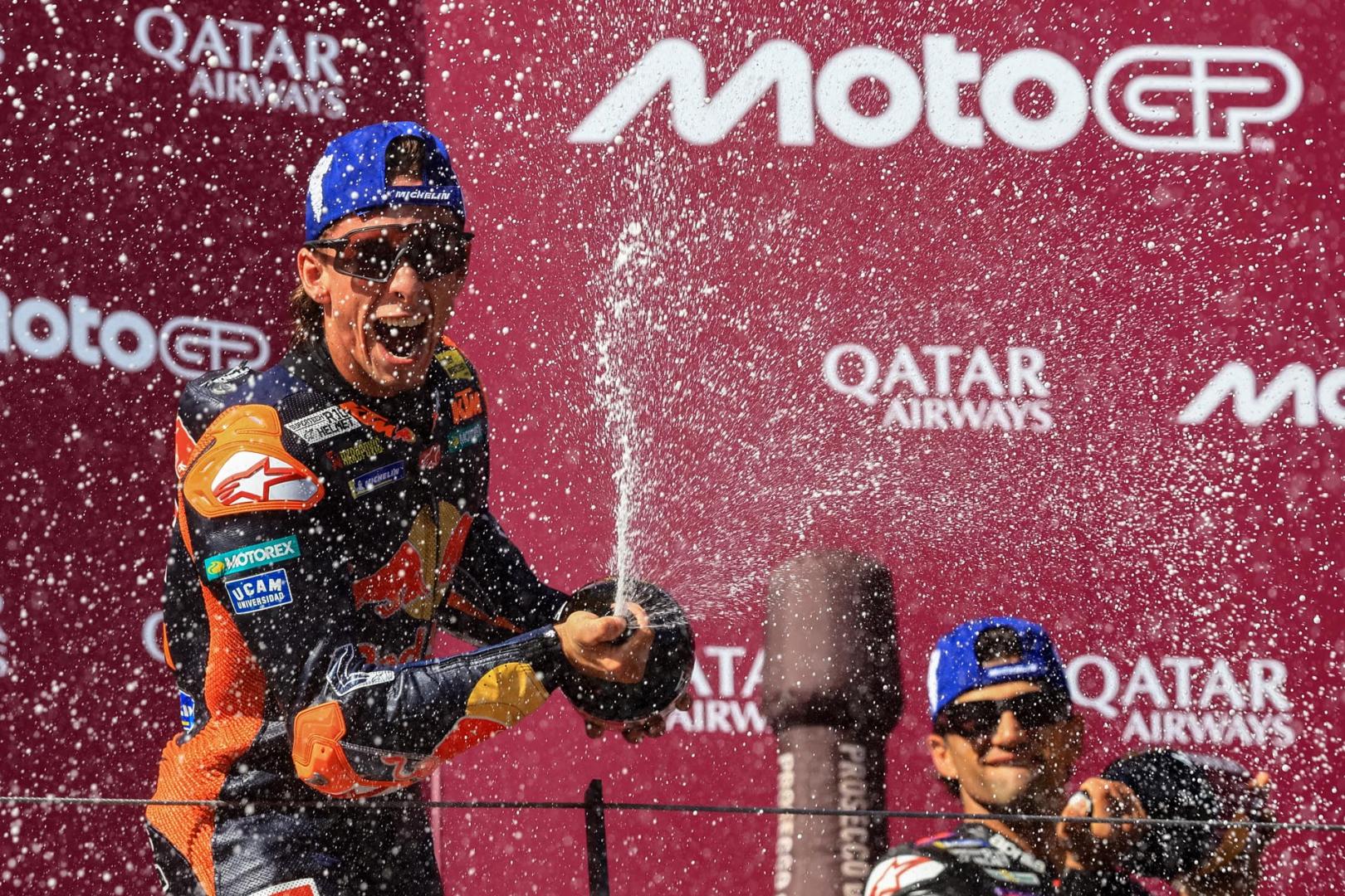 Pedro Acosta celebra la victoria en el GP de Austria