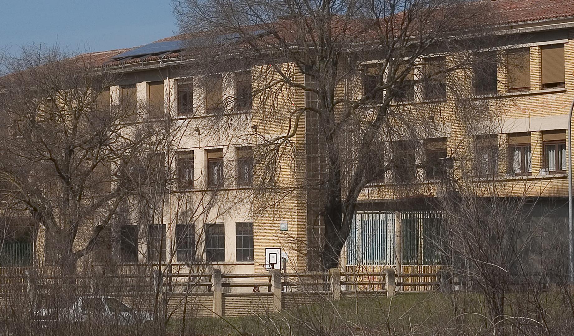 Exterior del Colegio Público Nicasio Landa de Echavacoiz