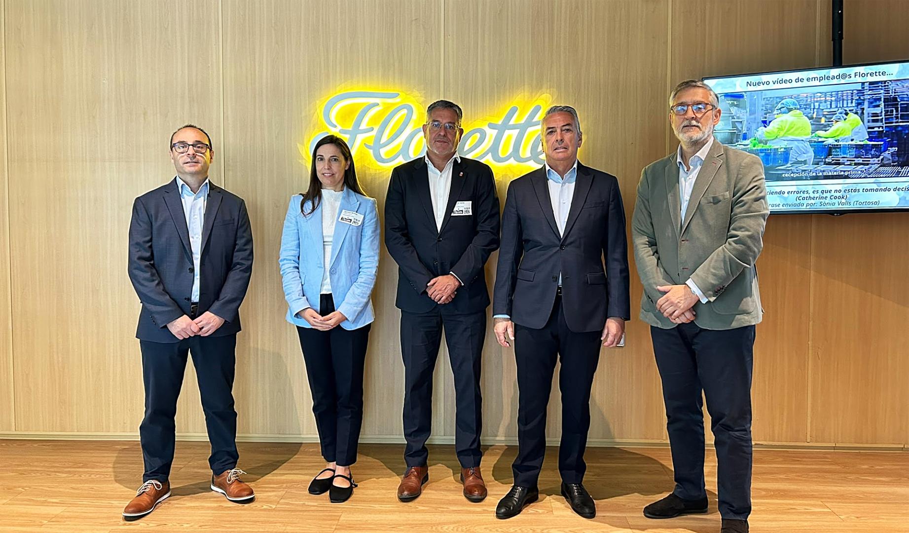 De izda. a dcha..: Javier Les, Agurtzane Martínez, Juan Luis García, Jorge Moreno y Pedro Fernández durante la visita a Florette