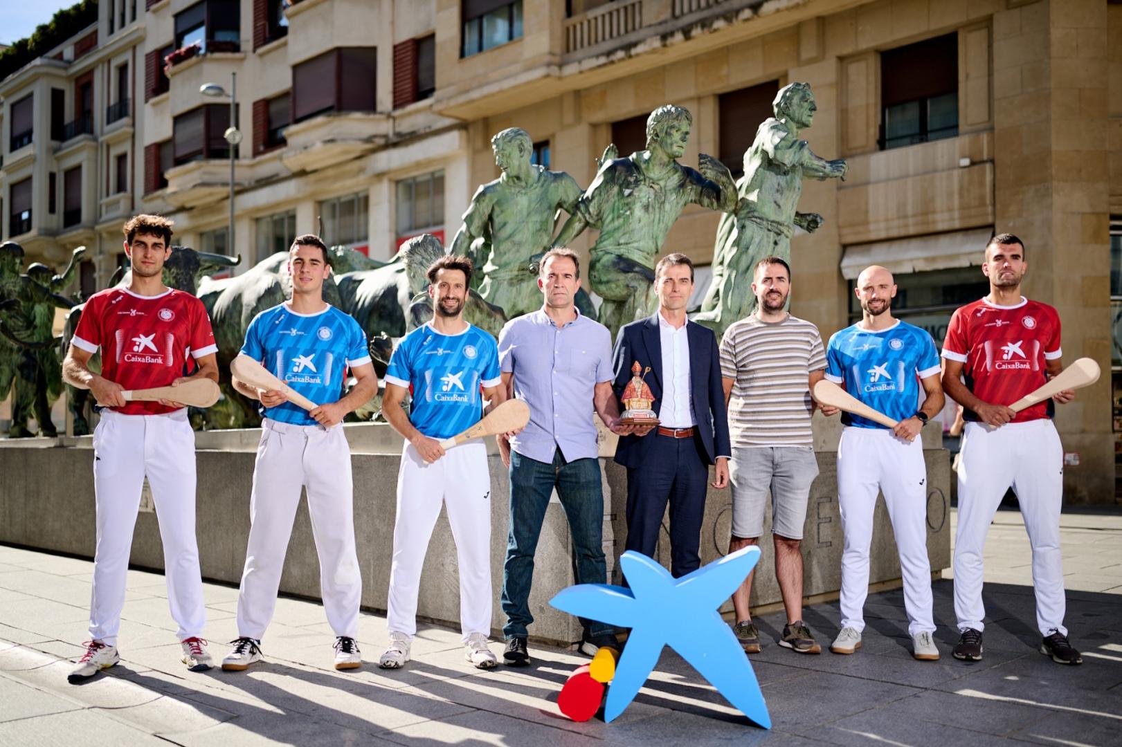 Foto oficial del acto de presentación del Torneo Internacional San Fermín Txikito, realizada este lunes.