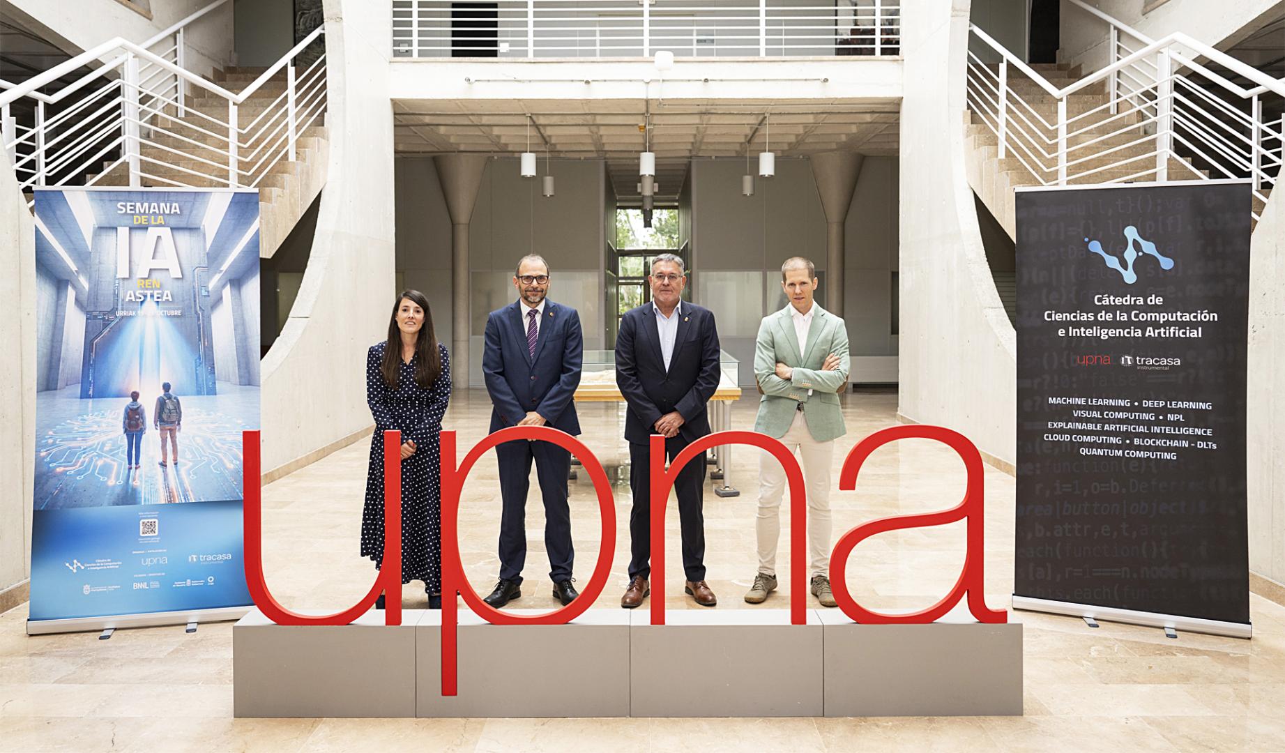 De izda. a dcha., Montse Huarte; Miguel Pagola; Juan Luis García y Mikel Galar durante la presentación de la IV Semana Digital