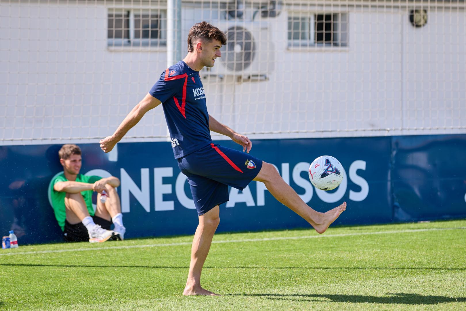 Aimar Oroz, en un entrenamiento reciente en Tajonar