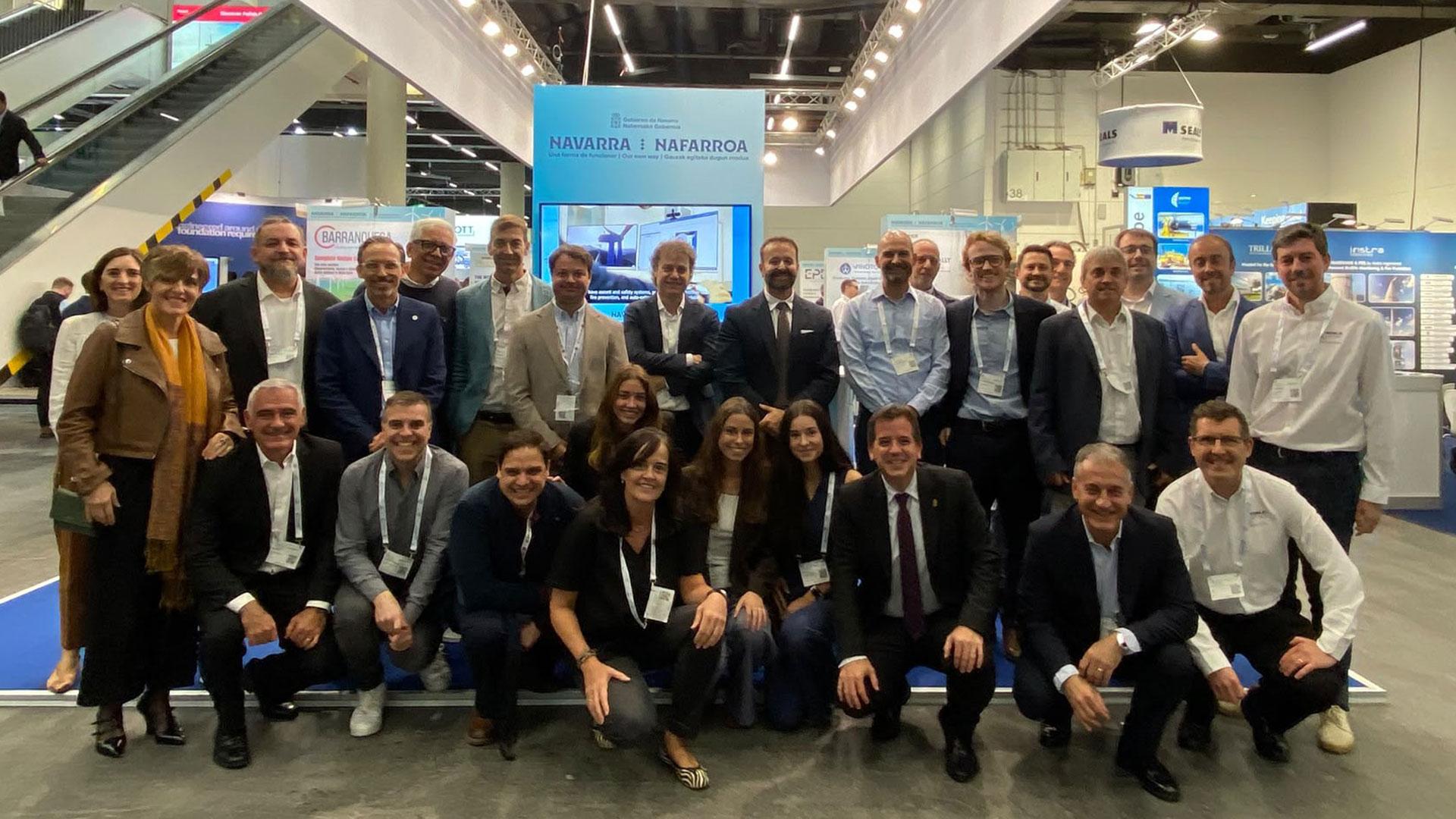 El consejero Irujo junto a representantes de las empresas navarras que participan estos días en la feria WindEnergy en Hamburgo