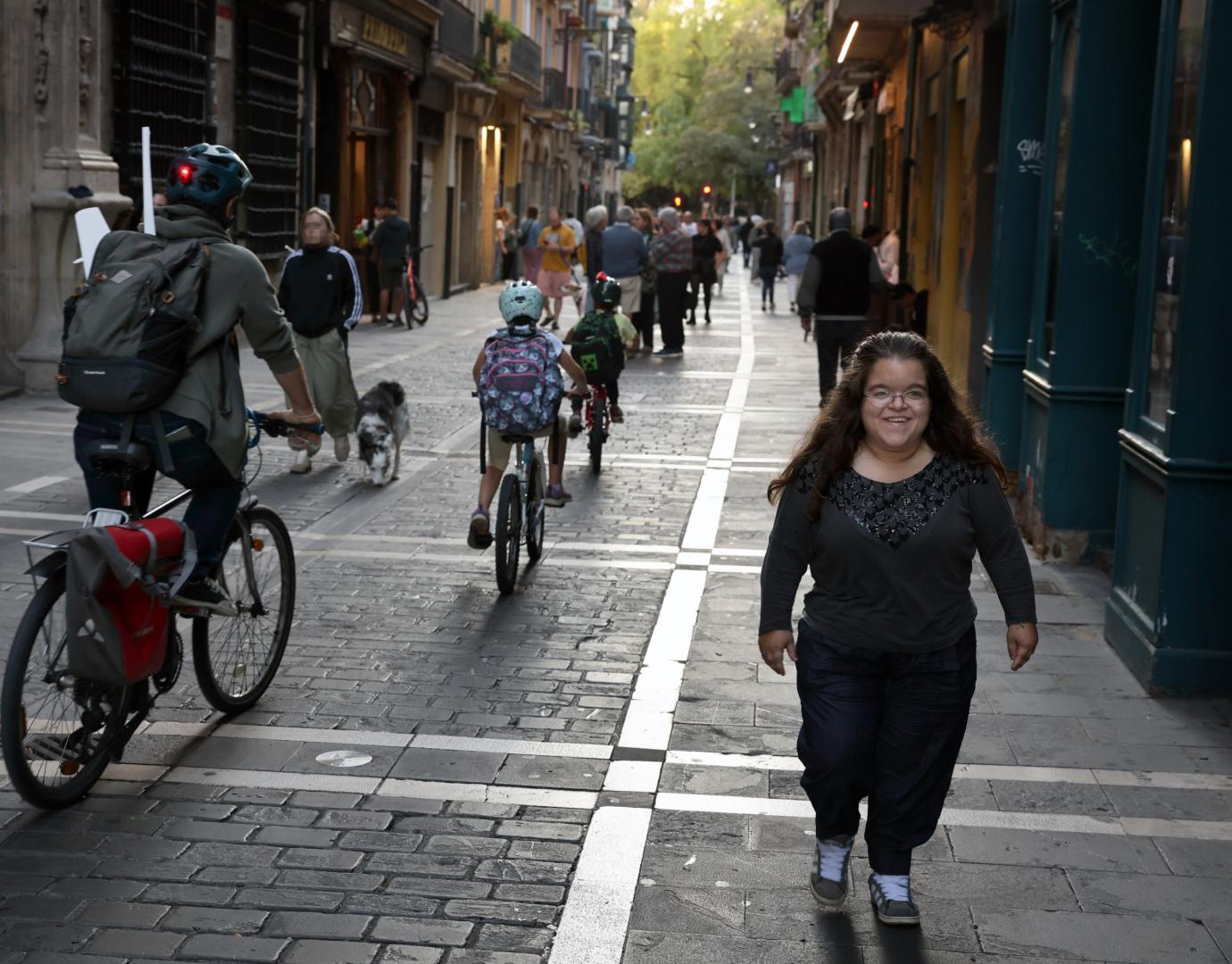 AUTOR:IVAN BENITEZ FECHA: 21-IX-2026 LUGAR: PAMPLONA PERSONA: MAIA SOLA GARDE TEMA: ACONDROPLASIA