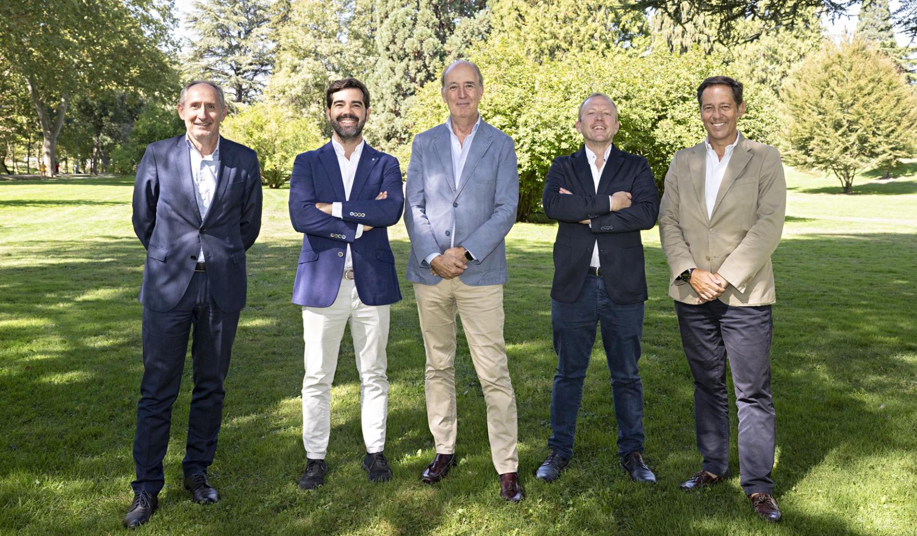 José Manuel Erro, director general de La Información; Asier Rebollo, socio de YCG Digital Group; Alfonso Bañón, presidente del consejo de La Información; Asier Berraondo, socio de YCG Digital Group, y Pablo Frauca, director de desarrollo de negocio de La Información