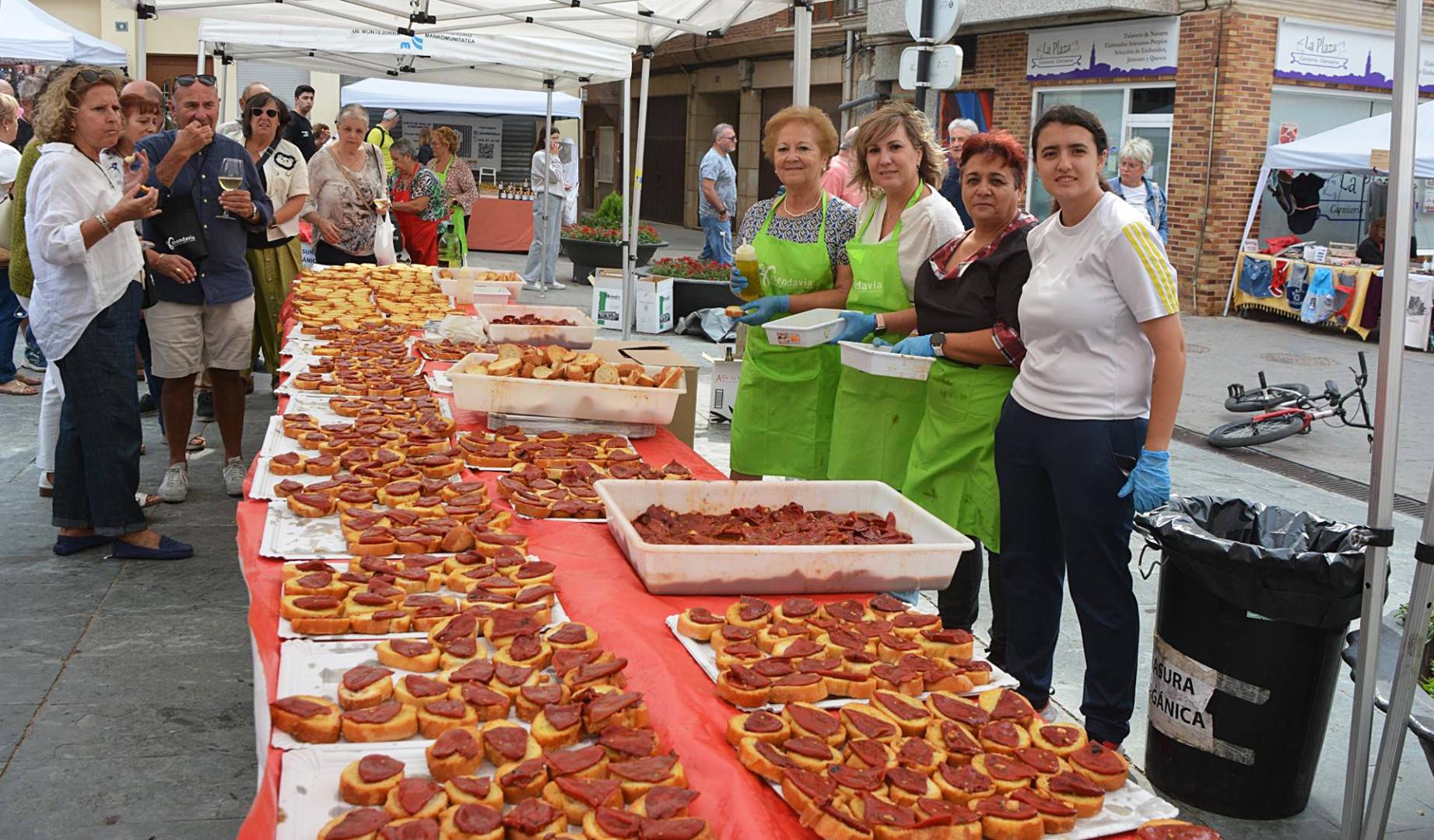 Una parte de las 3.000 raciones de pimientos del piquillo.