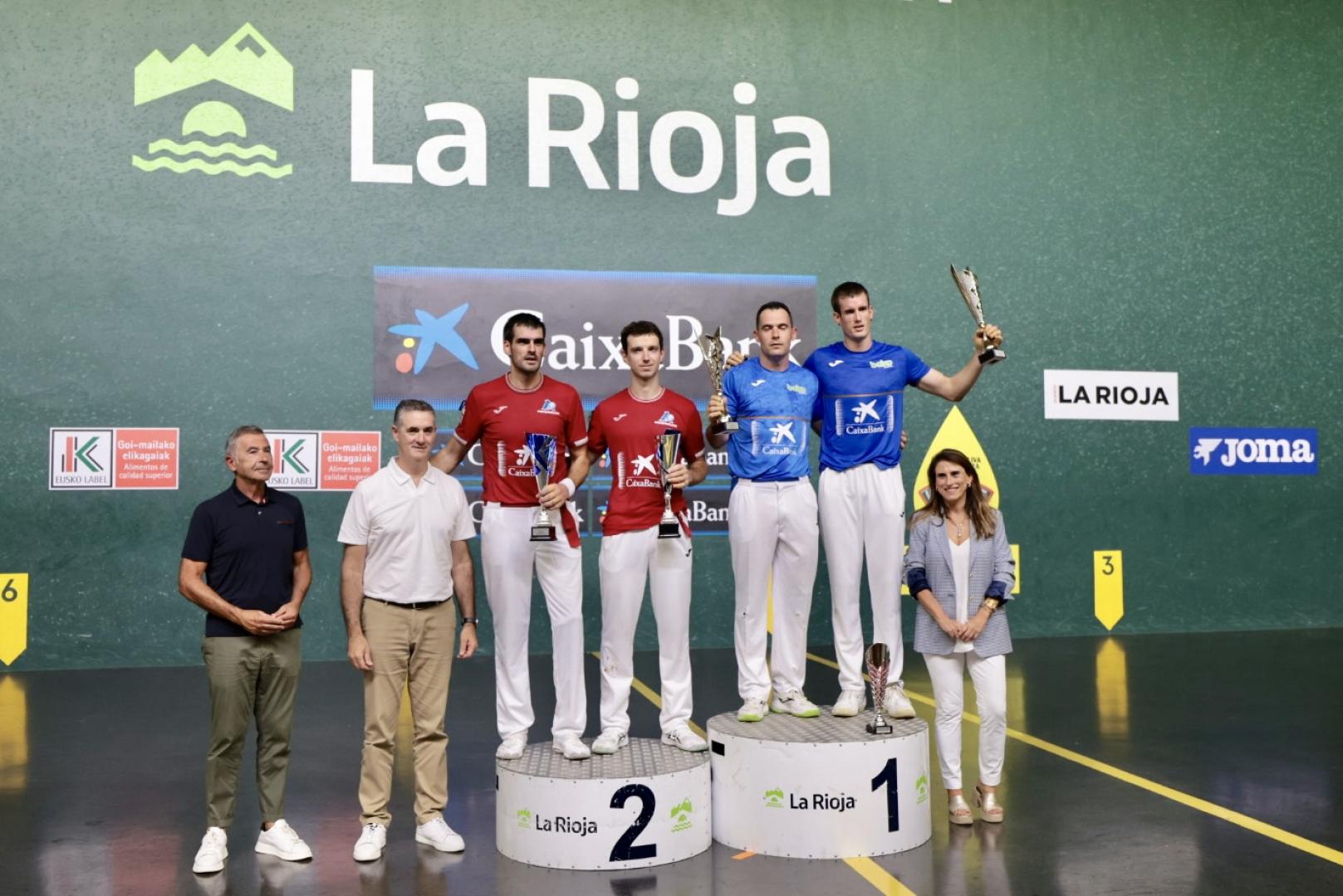 Los finalistas, en el podio