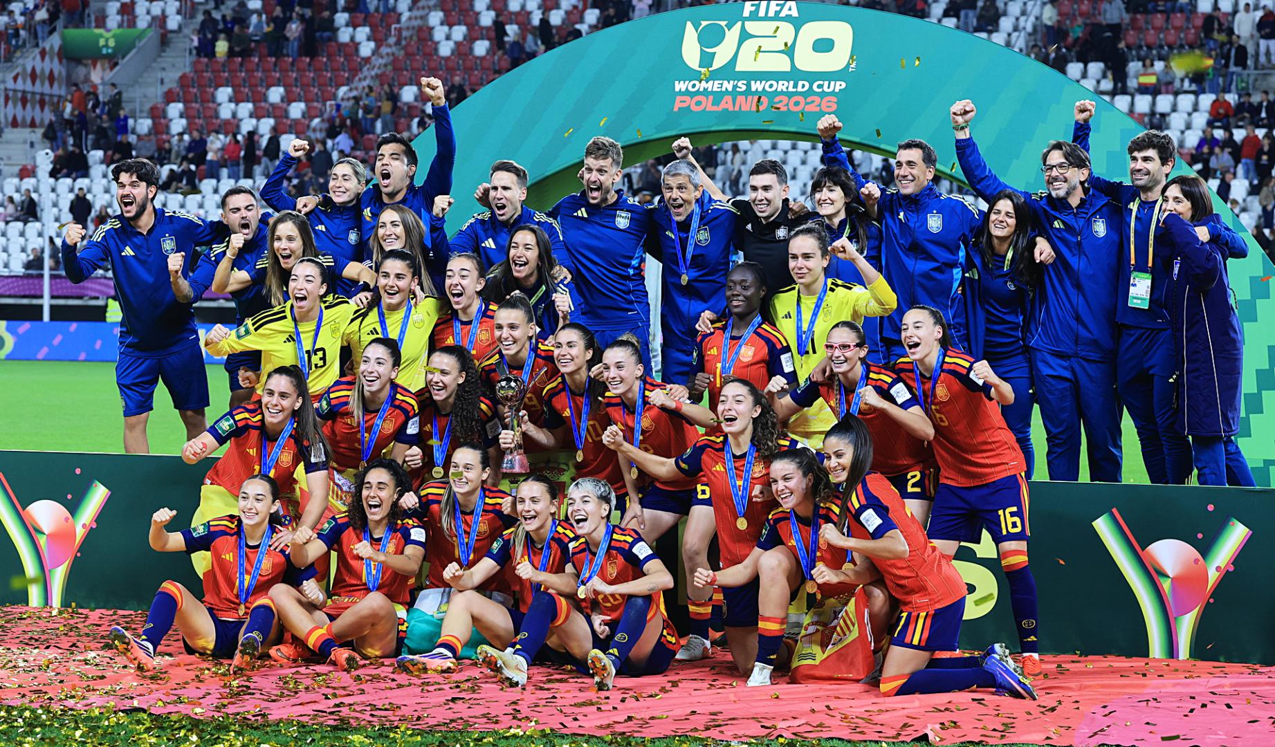 Las jugadoras de España celebran el titulo del Mundial Sub20 tras derrotar en la final a Corea