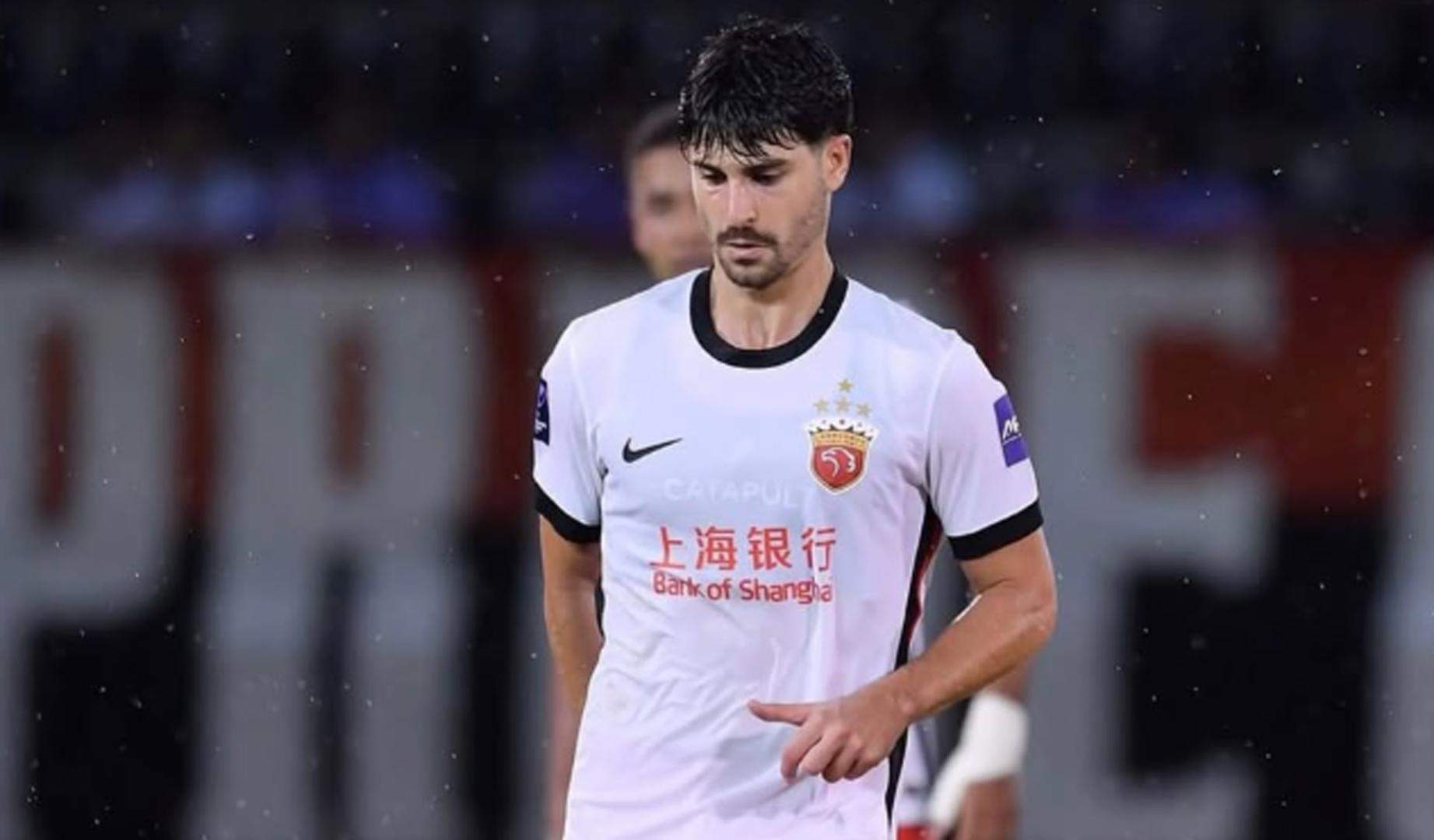 Jaume Grau en su debut en Champions con Shanghai Port
