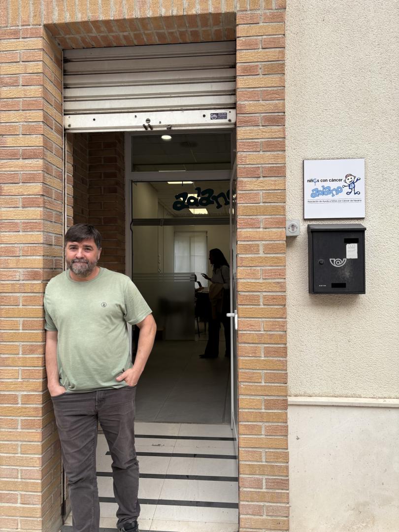 Andrés Pérez Goñi, superviviente de cáncer infantil y voluntario de ADANO