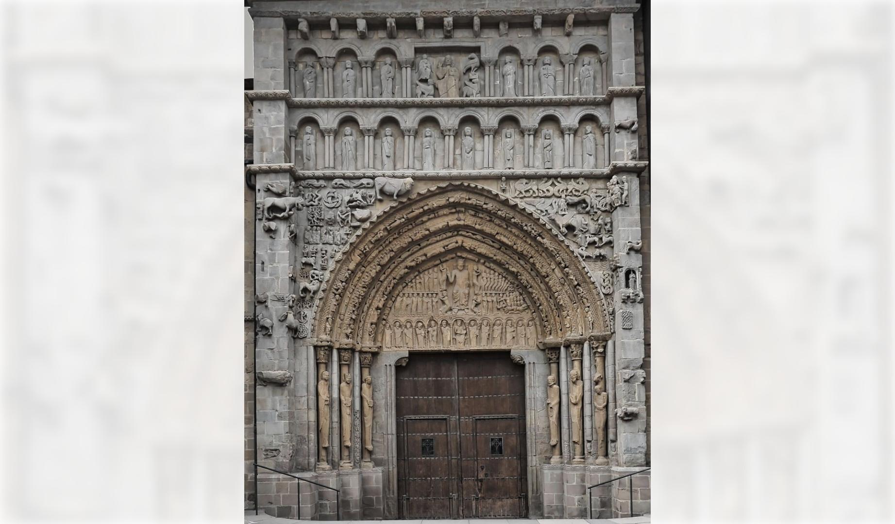 Portada de la iglesia de Santa María la Real de Sangüesa