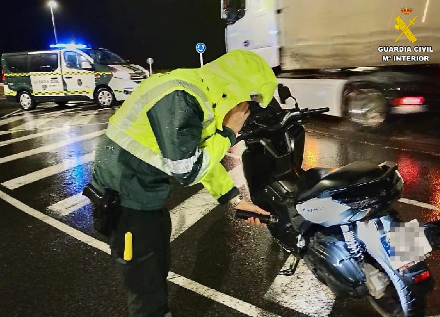 Un motorista herido tras una colisión con un coche en Olaz