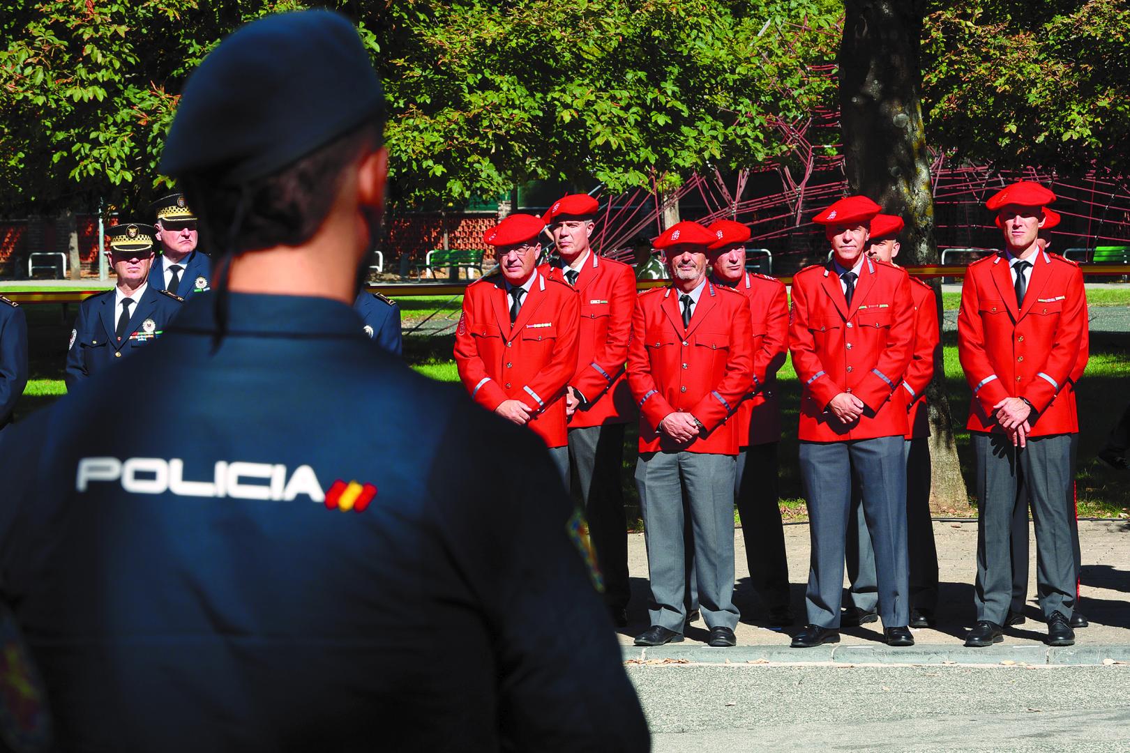 Mandos de Policía Foral, en el acto por la Festividad de la Policía Nacional en 2025