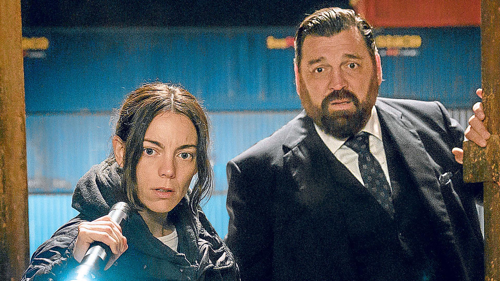 Victoria Luengo y Hovik Keuchkerian, como Antonia y Jon, en ‘Reina Roja’