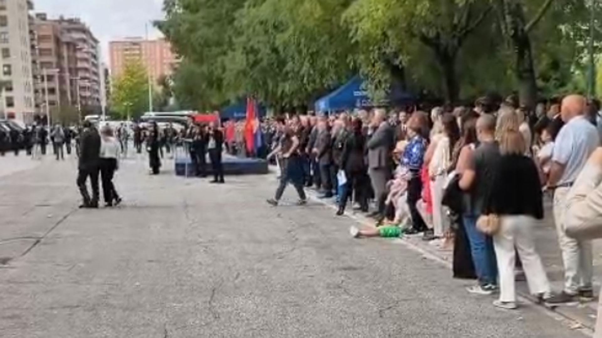Vídeo del homenaje de la Policía Nacional a los familiares de los cinco policías forales fallecidos en junio