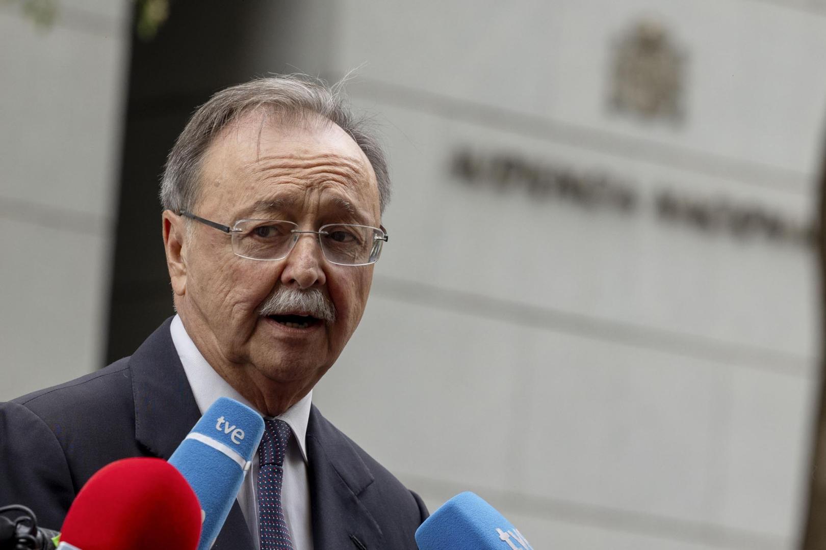 El presidente de Ceuta, Juan Jesús Vivas, atiende a los medios a su salida de la Audiencia Nacional en Madrid