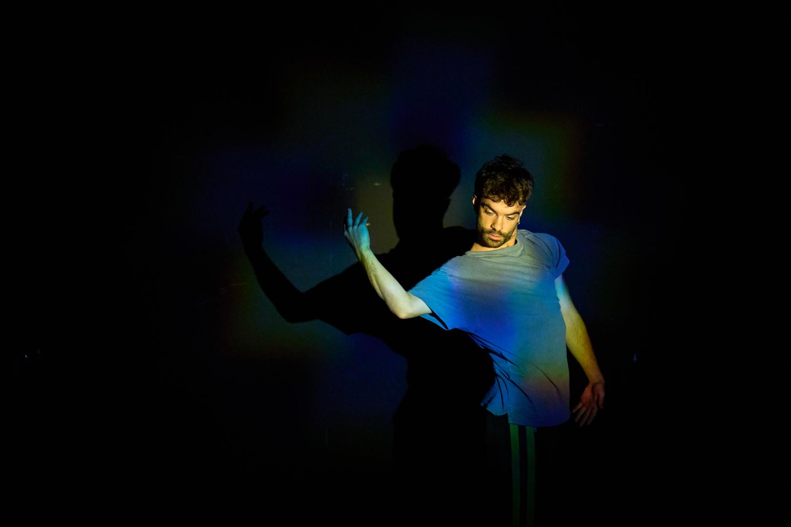 Aimar Odriozola, durante un ensayo del espectáculo 'Qualia' de Carmen Larraz