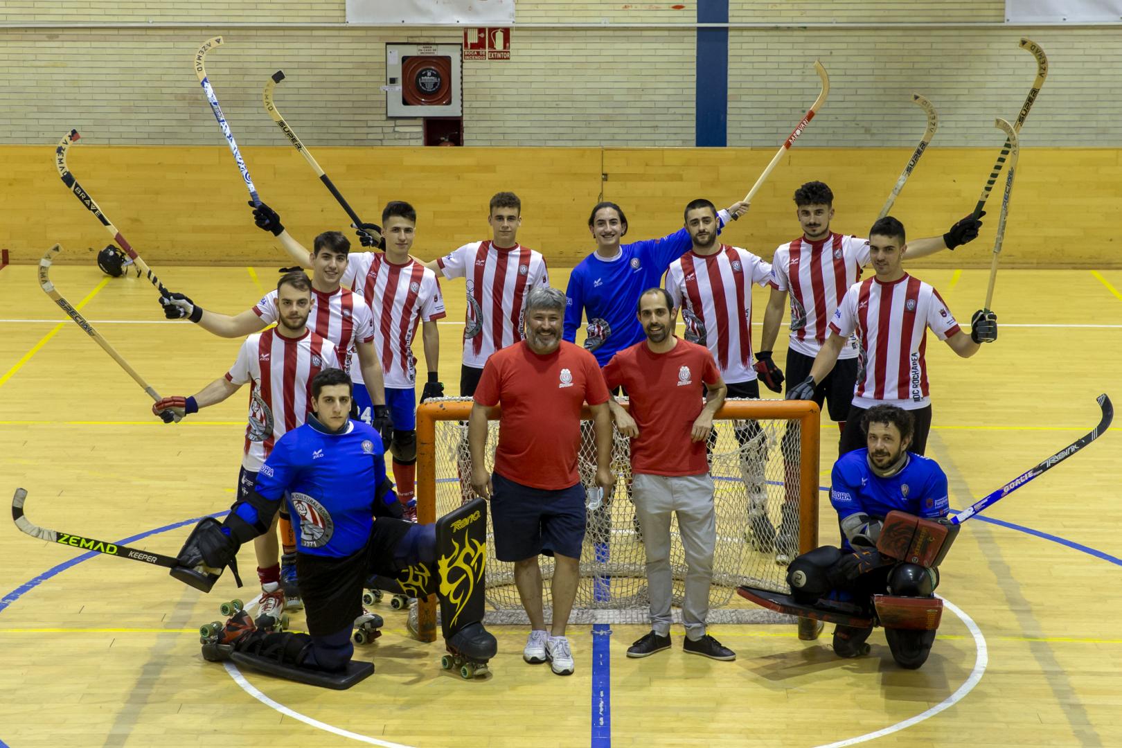 A: Jesús Caso F: 18.06.2021 P: L: Pamplona T: Hockey sobre patines. Rochapea. El UDC Rochapea, con algunas ausencias, en el entrenamiento de ayer antes de viajar hoy a Galicia.