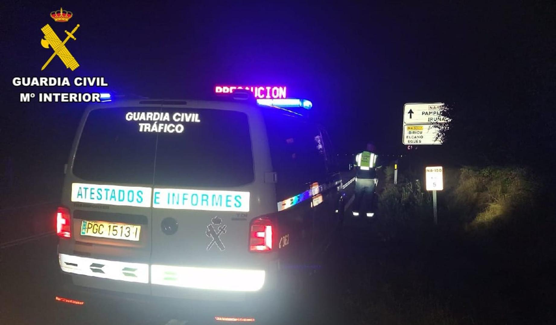 Un motorista resulta herido tras atropellar a un animal en la NA-150, en Egüés