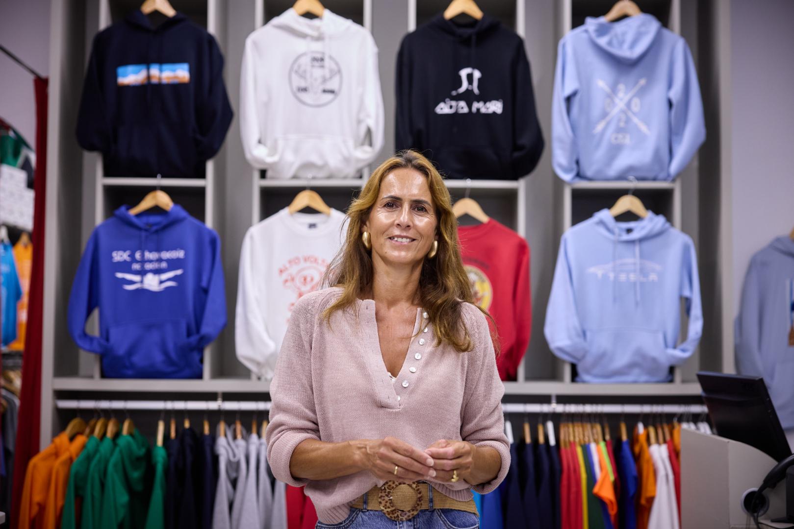 María Martínez de Murguía Zaratiegui, en su tienda de Pamplona.
