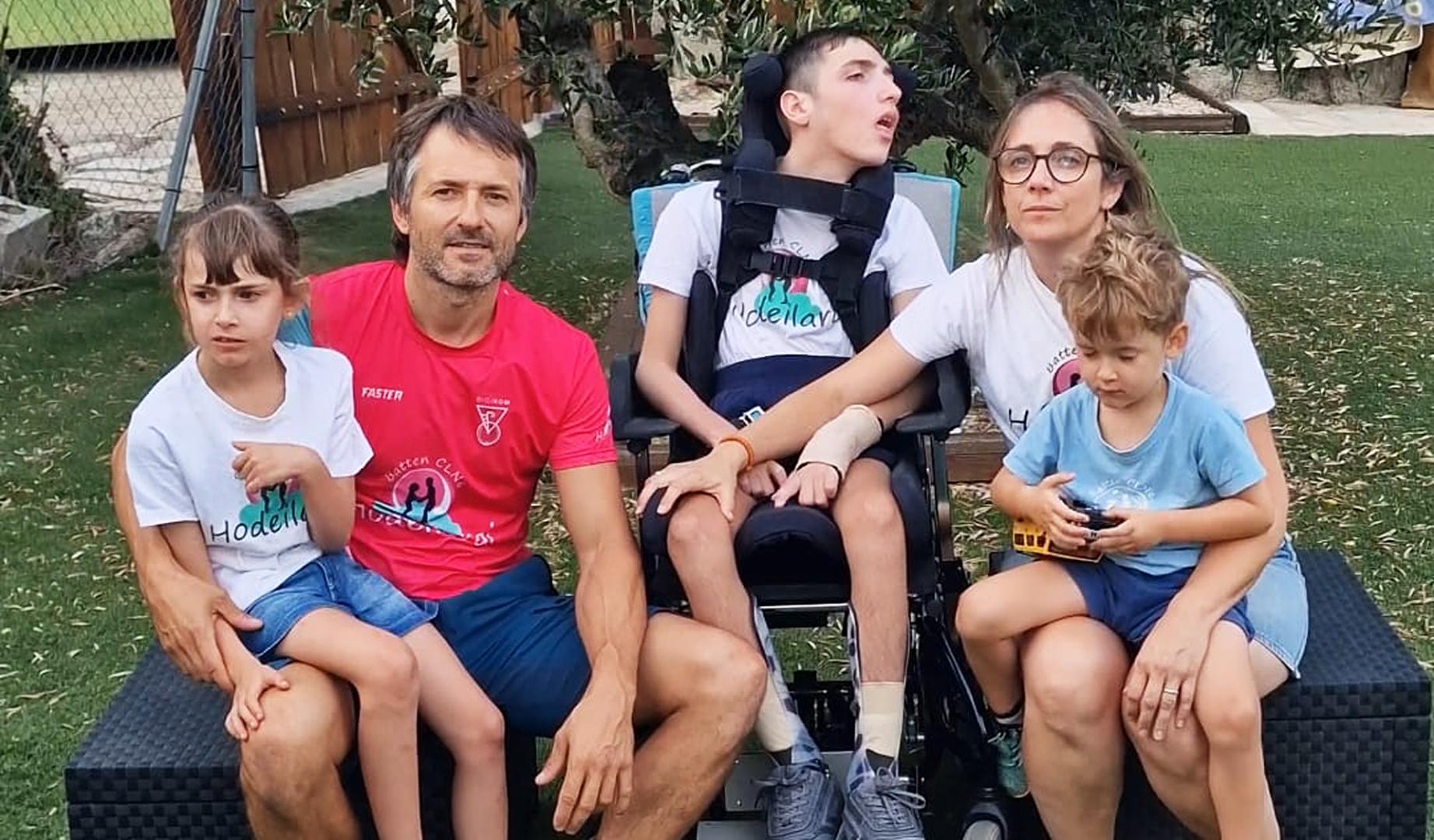 Los padres Joseba y Joana, junto a Hodei, Ilargi y Eki