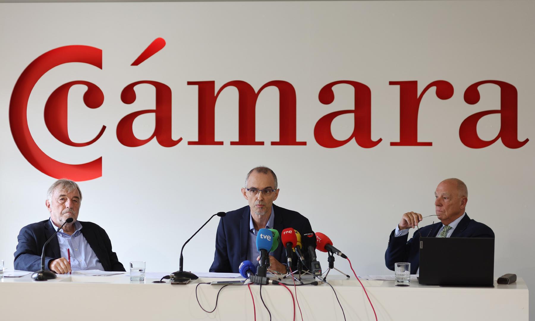 *A: JOSE CARLOS CORDOVILLA *F: 01-10-2026 *P: EMILIO HUERTA, FERNANDO SAN MIGUEL Y JAVIER TABERNA *L: PAMPLONA *T: PRESENTACION INFORME SOBRE VIVIENDA EN LA CAMARA NAVARRA DE COMERCIO