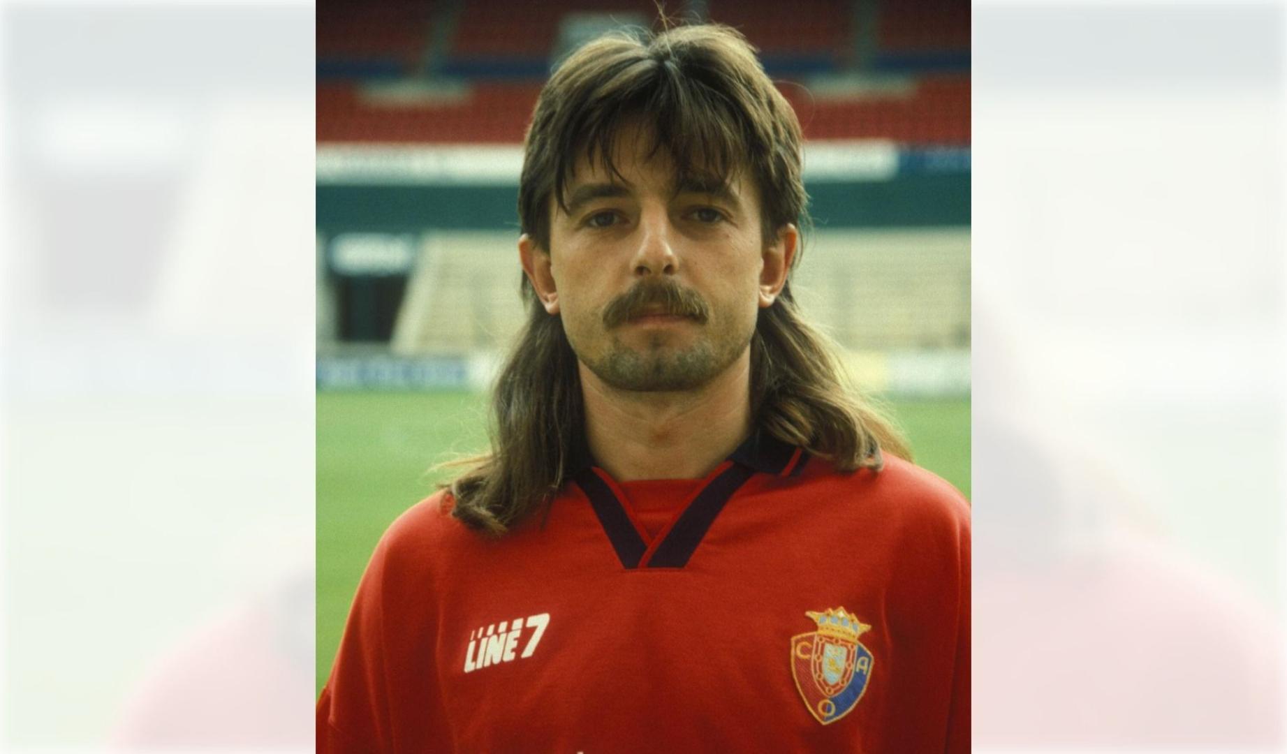 Ziober, con la camiseta rojilla en El Sadar