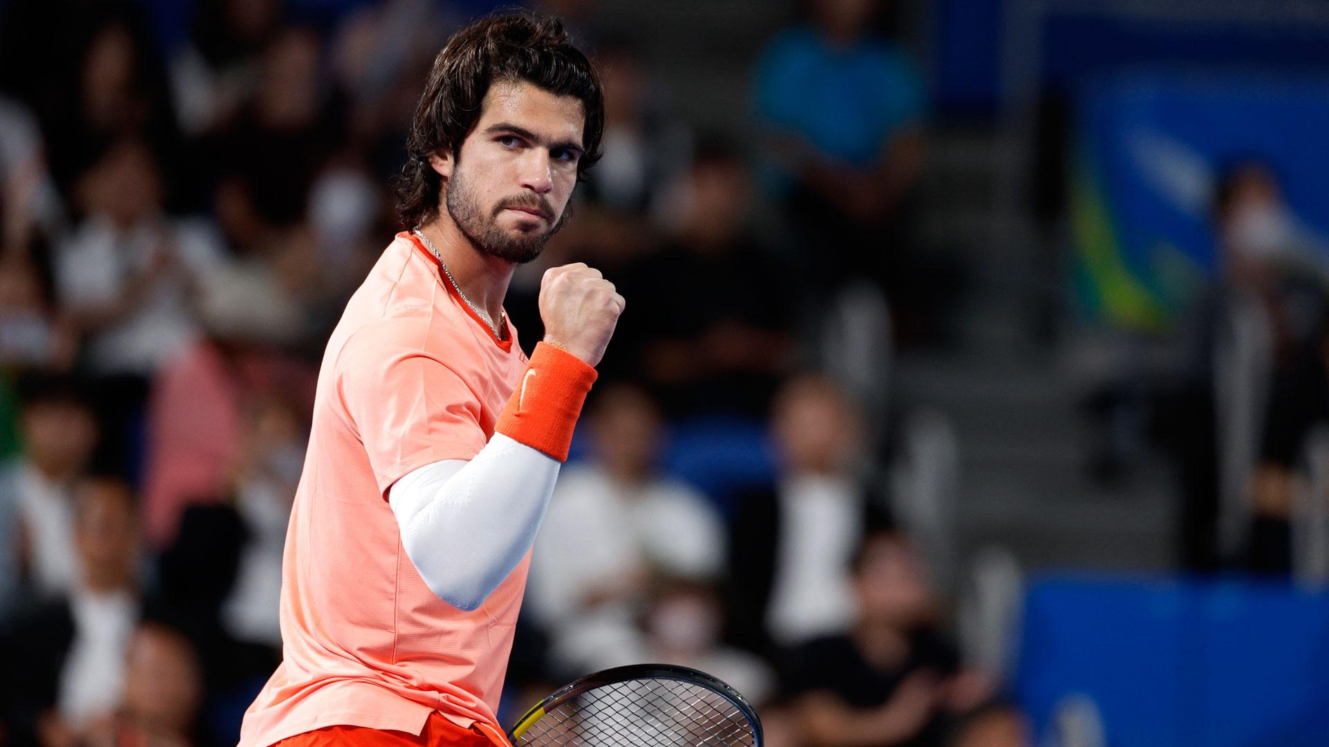 El tenista español Carlos Alcaraz venció la final del torneo de Tokio