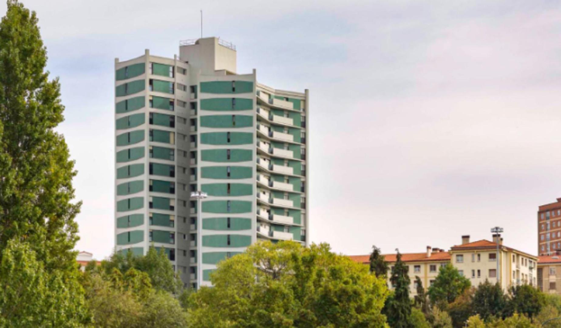 Torre de Monasterio de Fitero 34, en el barrio de San Juan