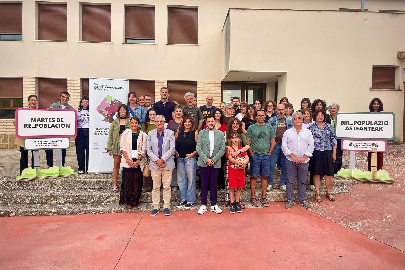 El Gobierno de Navarra reivindica con una jornada en Aibar la importancia de las escuelas rurales para el futuro de los pueblos de Navarra
