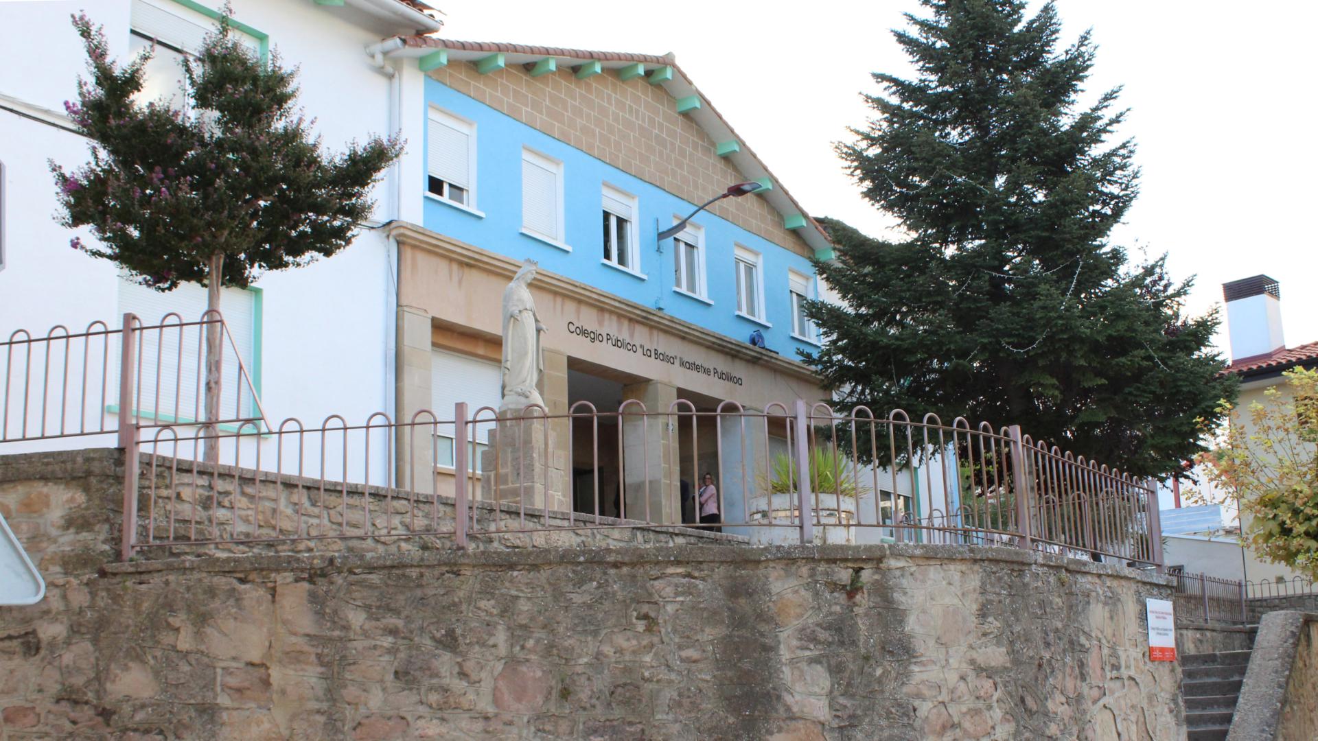 A: SUSANA ESPARZA F: 05/09/2019 L: ARRÓNIZ P: T: COLEGIO PÚBLICO LA BALSA DE ARRÓNIZ Y VISITA DEL CONSEJERO DE EDUCACIÓN CARLOS GIMENO A: SUSANA ESPARZA F: 05/09/2019 L: ARRÓNIZ P: T: COLEGIO PÚBLICO LA BALSA DE ARRÓNIZ Y VISITA DEL CONSEJERO DE EDUCACIÓN CARLOS GIMENO