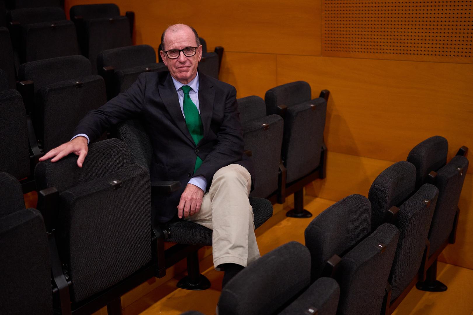 Salvador Sánchez Tapia en el salón de actos de la Casa de la Juventud en Pamplona
