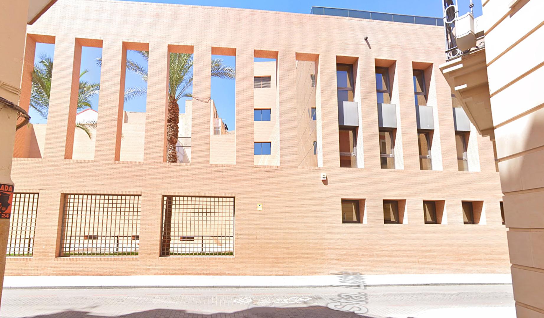 Exterior de los juzgados de Orihuela