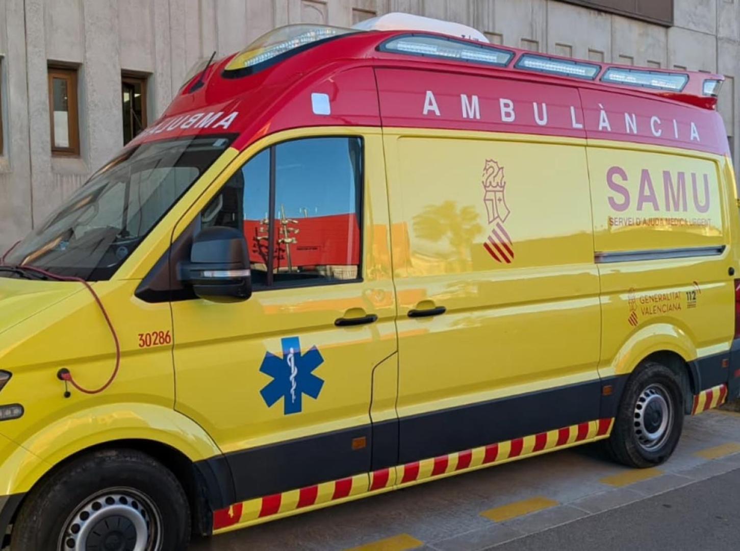 Imagen de una ambulancia del Servicio de Emergencias Sanitarias de la Comunitad Valenciana
