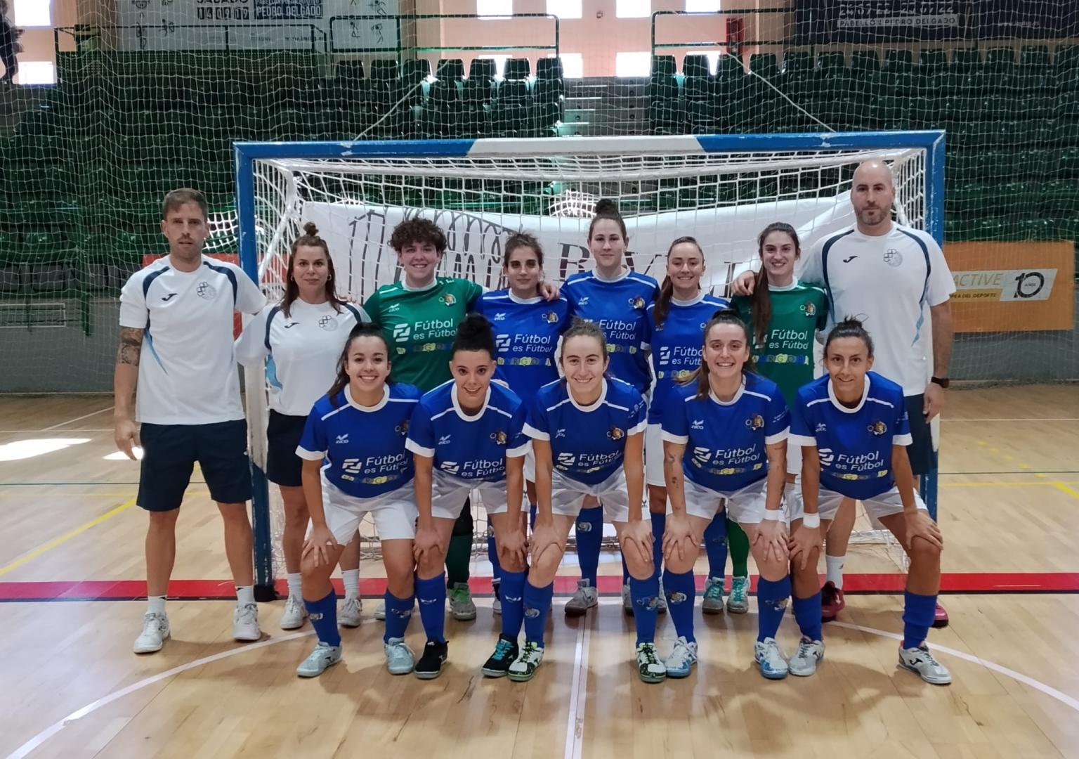 La plantilla del Txantrea posa tras el final del encuentro frente al Segosala, que concluyó con empate a uno