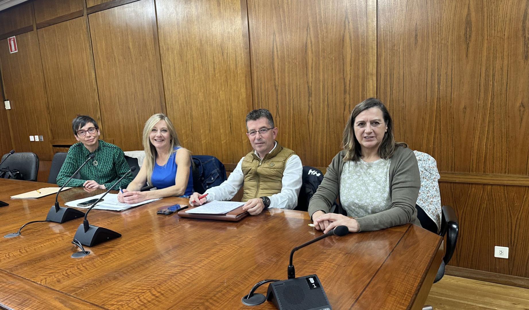 Loreto San Martín, Cristina Pérez, Pachi Yanguas y Pilar Sánchez en la presentación de las ayudas.
