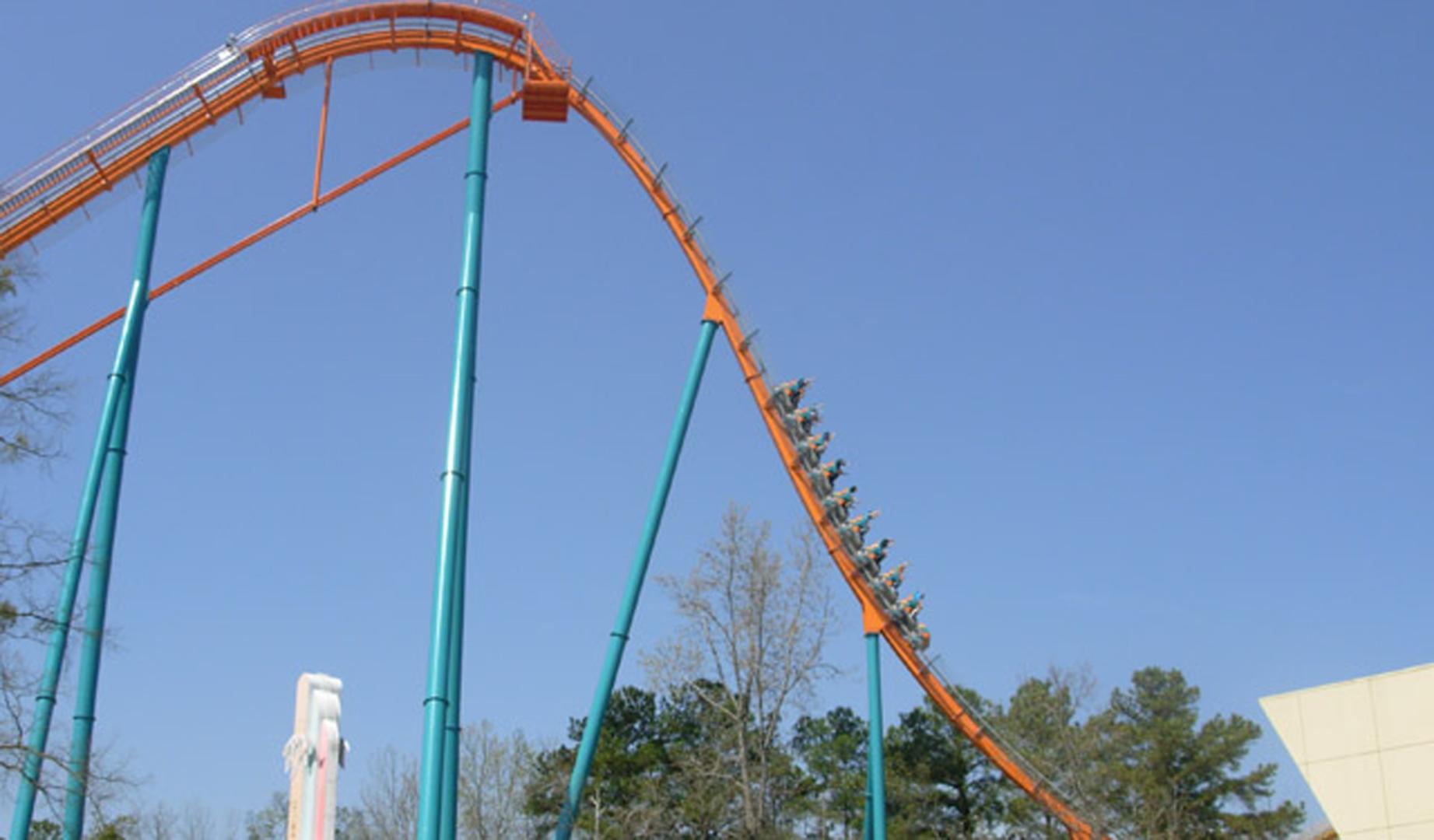 Goliath, montaña rusa del parque de atracciones "Six Flags Over Georgia"
