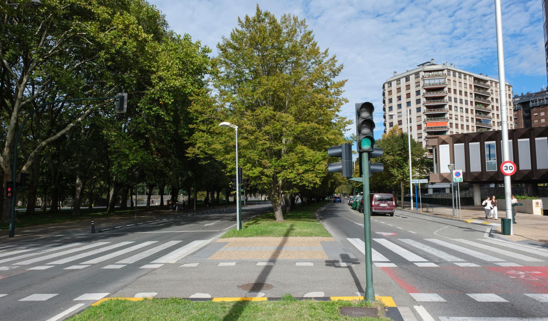 Imagen de la parte afectada por ña  reurbanización de Pío XII con una actuación en su tramo inicial, entre las confluencias de la calle Padre Moret y la avenida del Ejército