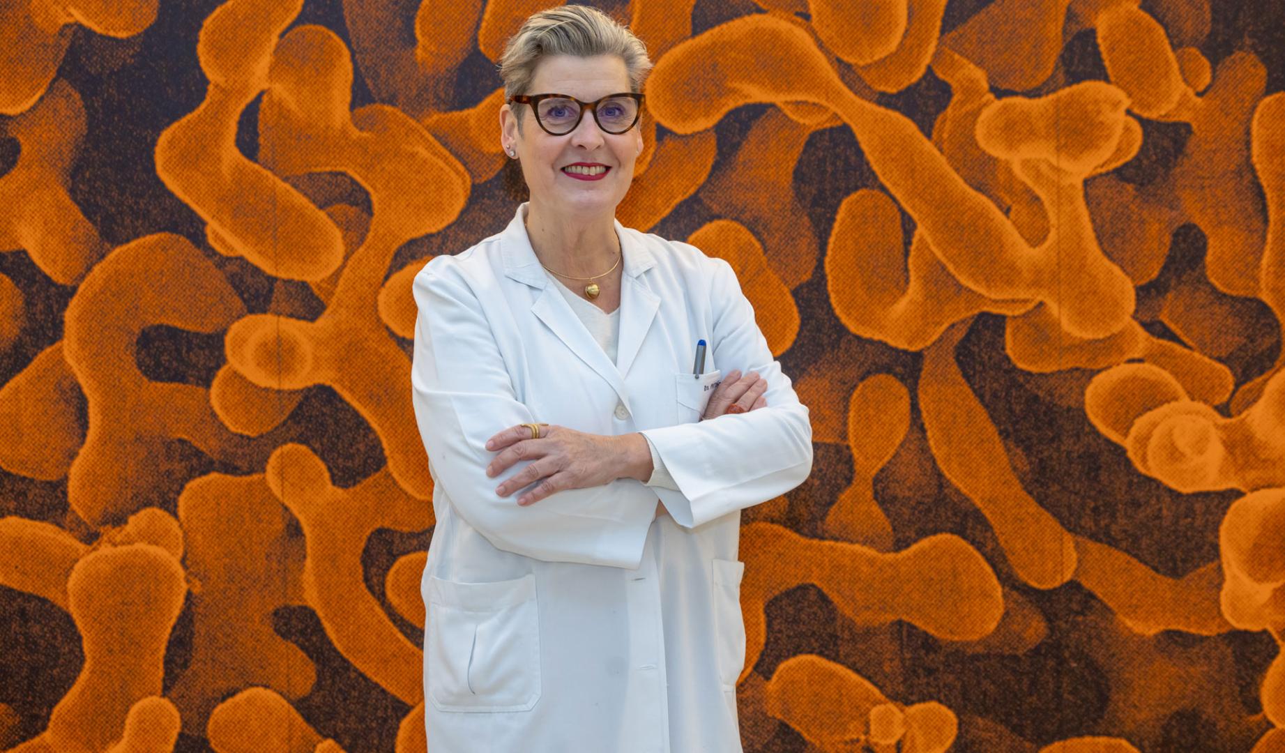 La Dra. Ana Patiño García, directora de la Unidad de Medicina Genómica de la Clínica, ha sido una de las especialistas que ha manejado los estudios genómicos y elgrupo de trabajo de cáncer hereditario de SEHOP-PENCIL desde el CCUN.