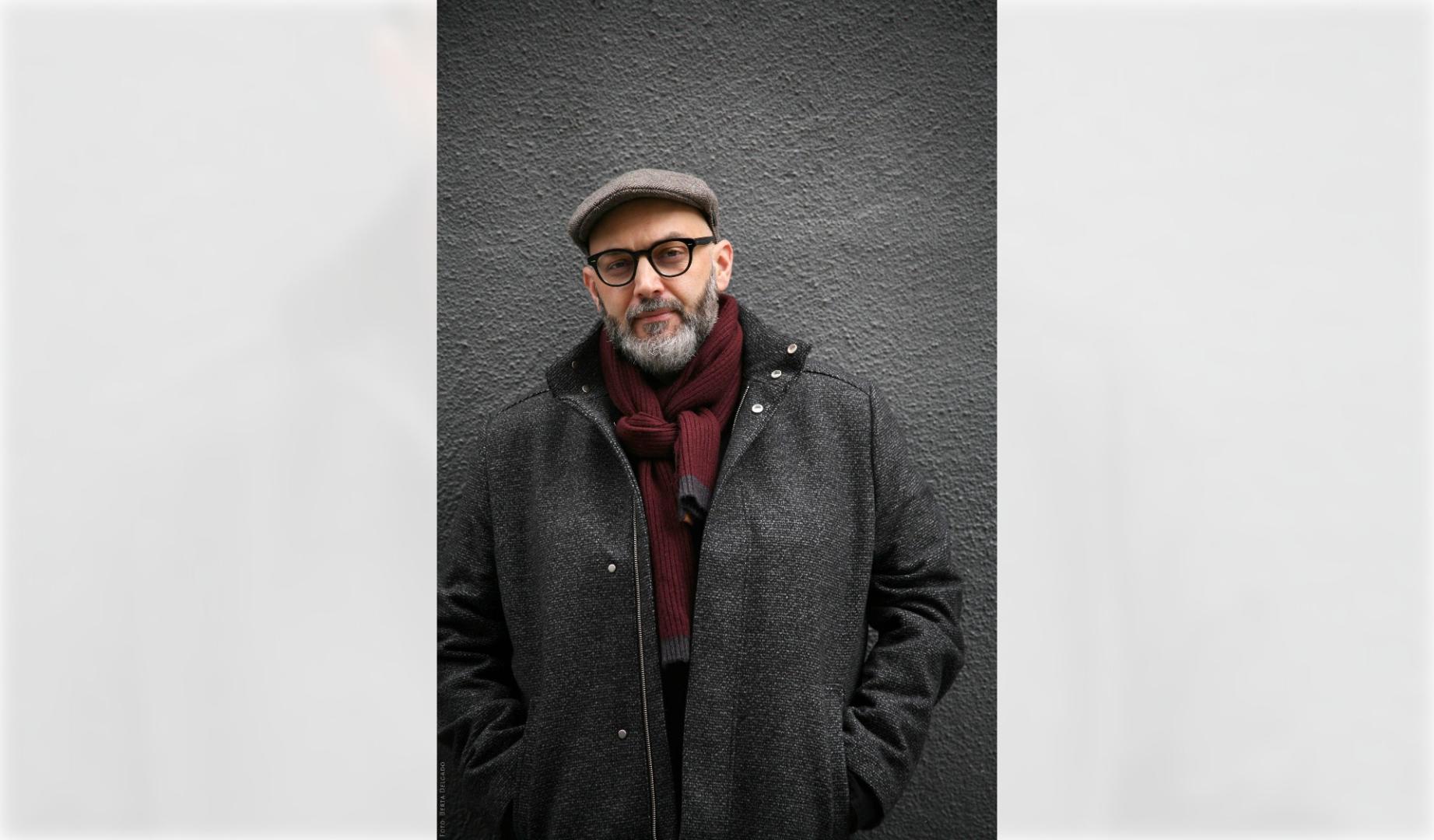 Miguel Ángel Hernández había escrito hasta este libro novelas sobre el mundo del arte contemporáneo