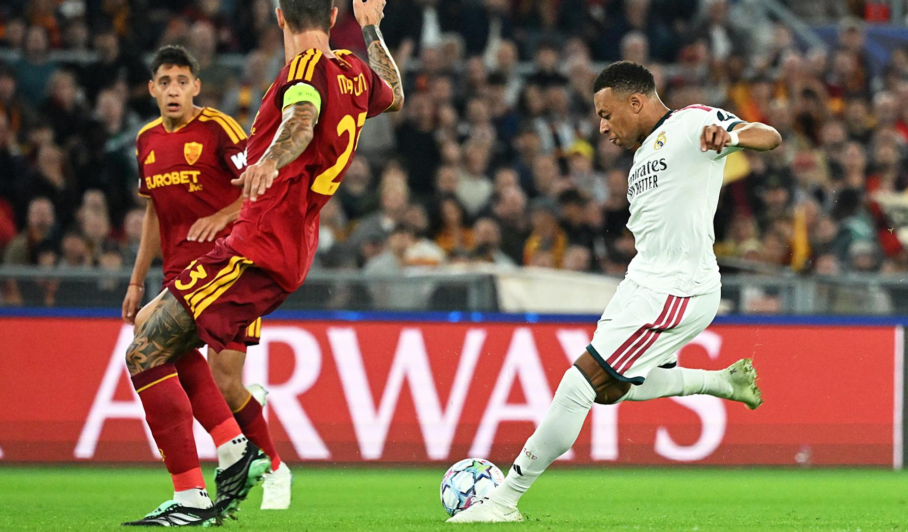Kylian Mbappe arma la pierna para el chut que ponía el 1-1 en el marcador