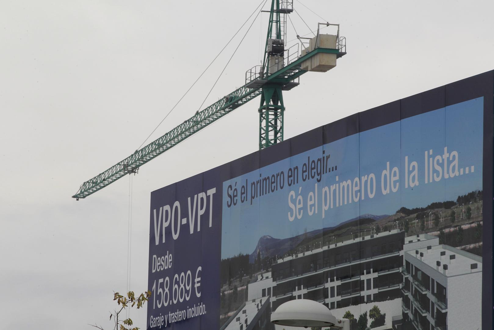 Imagen de archivo de una promoción de viviendas protegidas en Ardoi que data de 2011*F: 19 OCTUBRE -2011*L: CIZUR MAYOR - ARDOY*P:*T: IMAGENES GENERICAS DE VIVIENDA Y CONSTRUCCION PARA ARCHIVO - VIVIENDAS PROTEGIDAS ( VPO- VPT) - Eduardo Buxens EDUARDO BUXENS